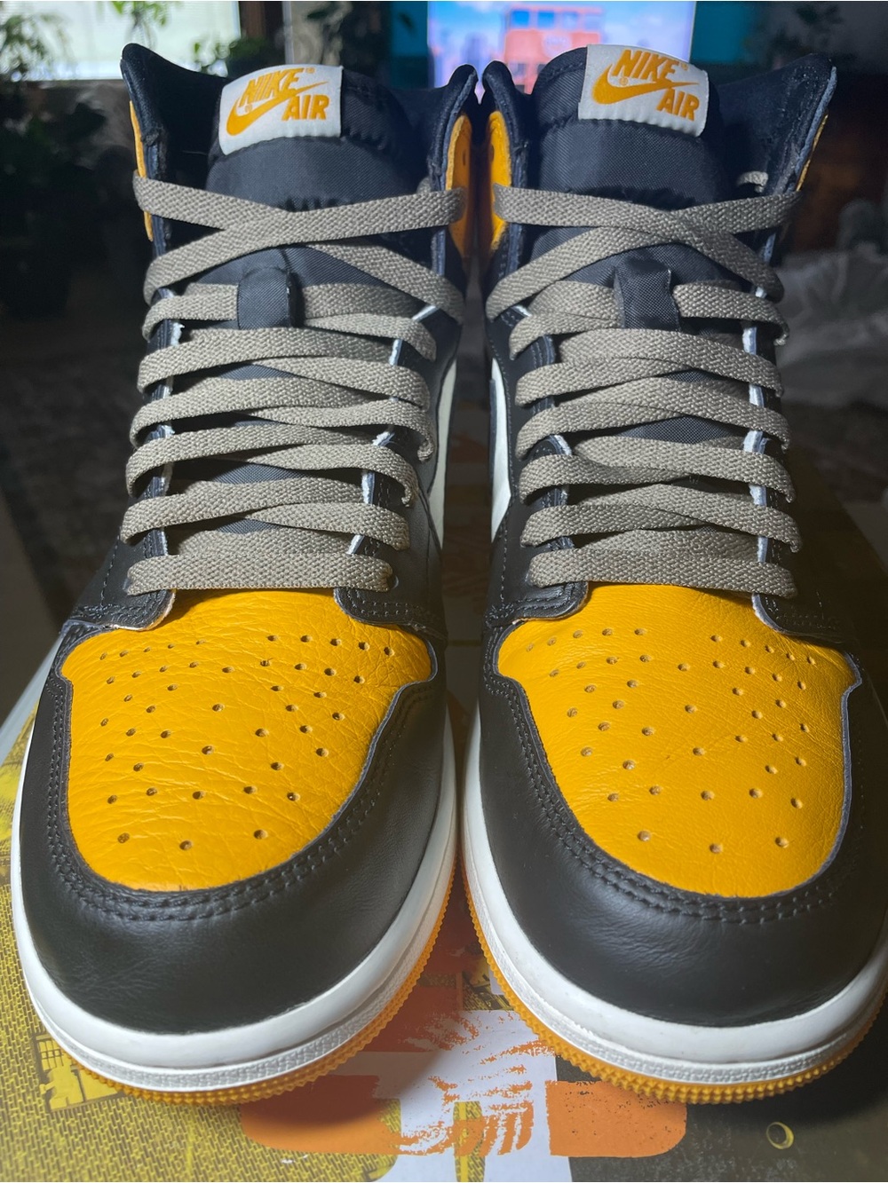 Jordan 1 Retro High Jordan 1 Retro High OG 🚖 Taxi 🚖 11M - Picture 8 of 16